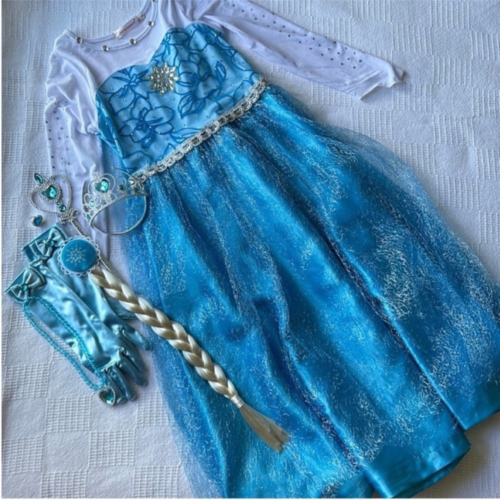 Girls Blue Long Sleeve Frozen Elsa dress With Cape size 8/9